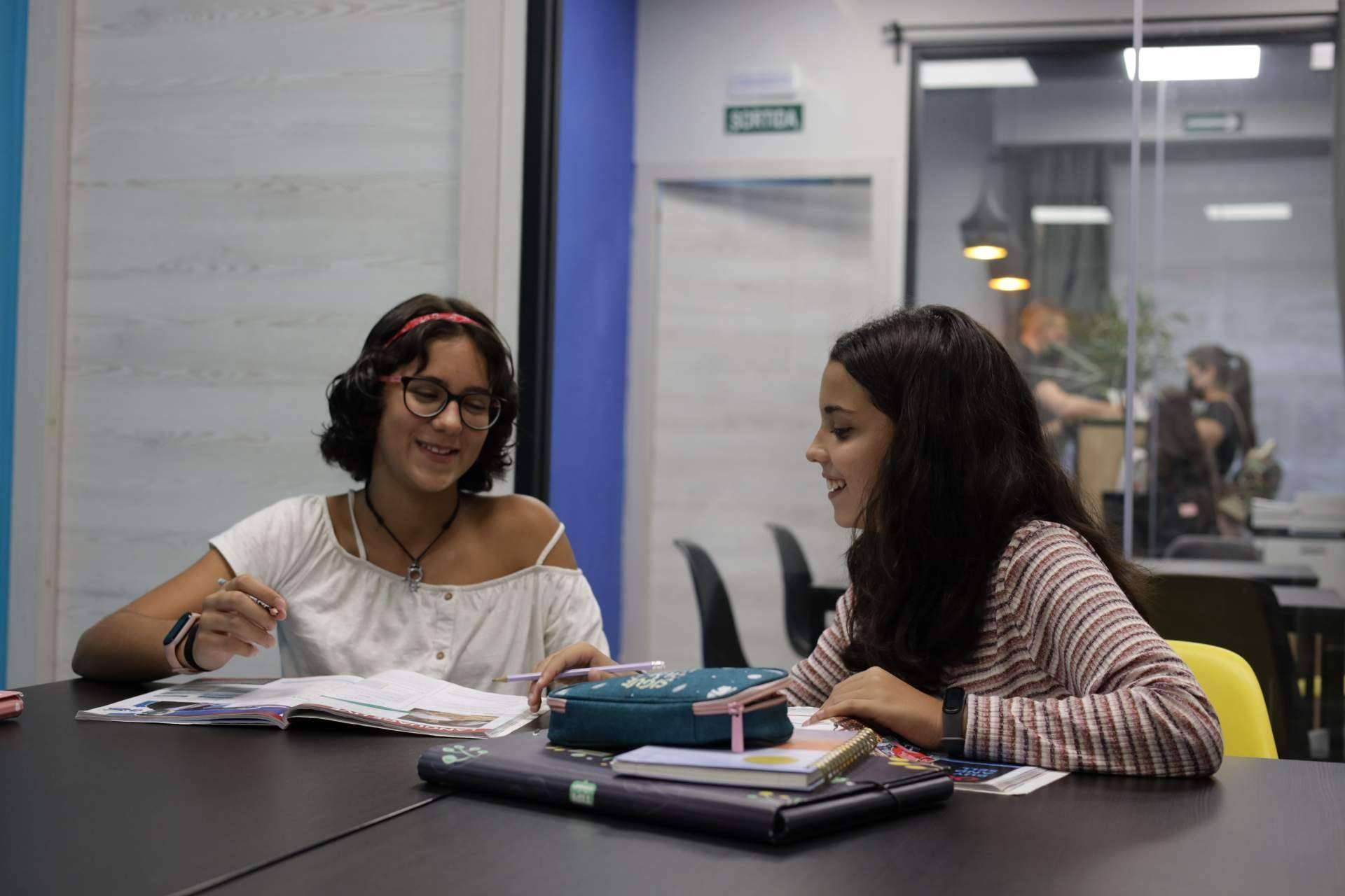 Las ventajas de aprender inglés desde niño, según Bravo Academy