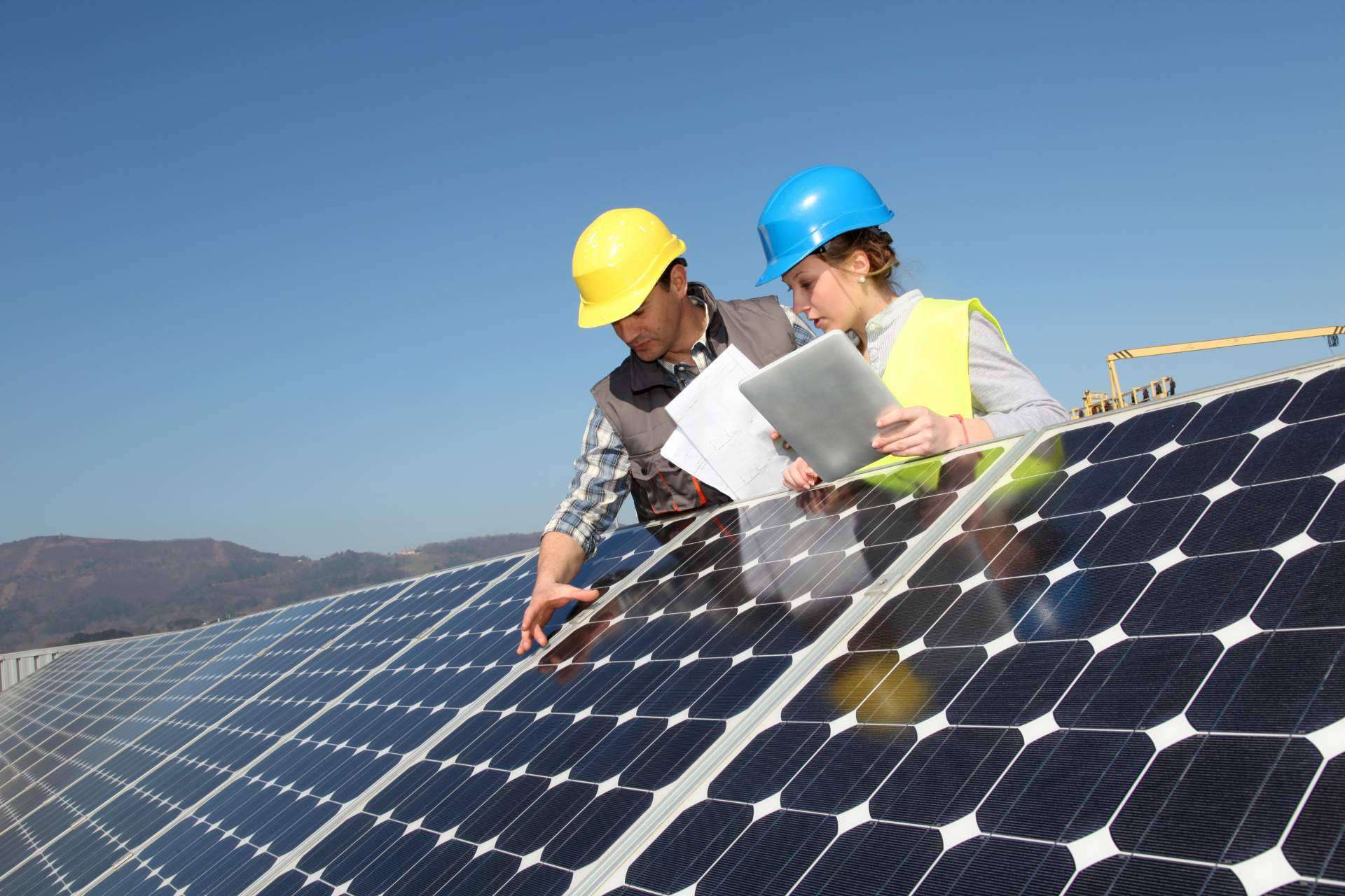 Ahorro energético de las empresas gracias al autoconsumo fotovoltaico con QualitySolar