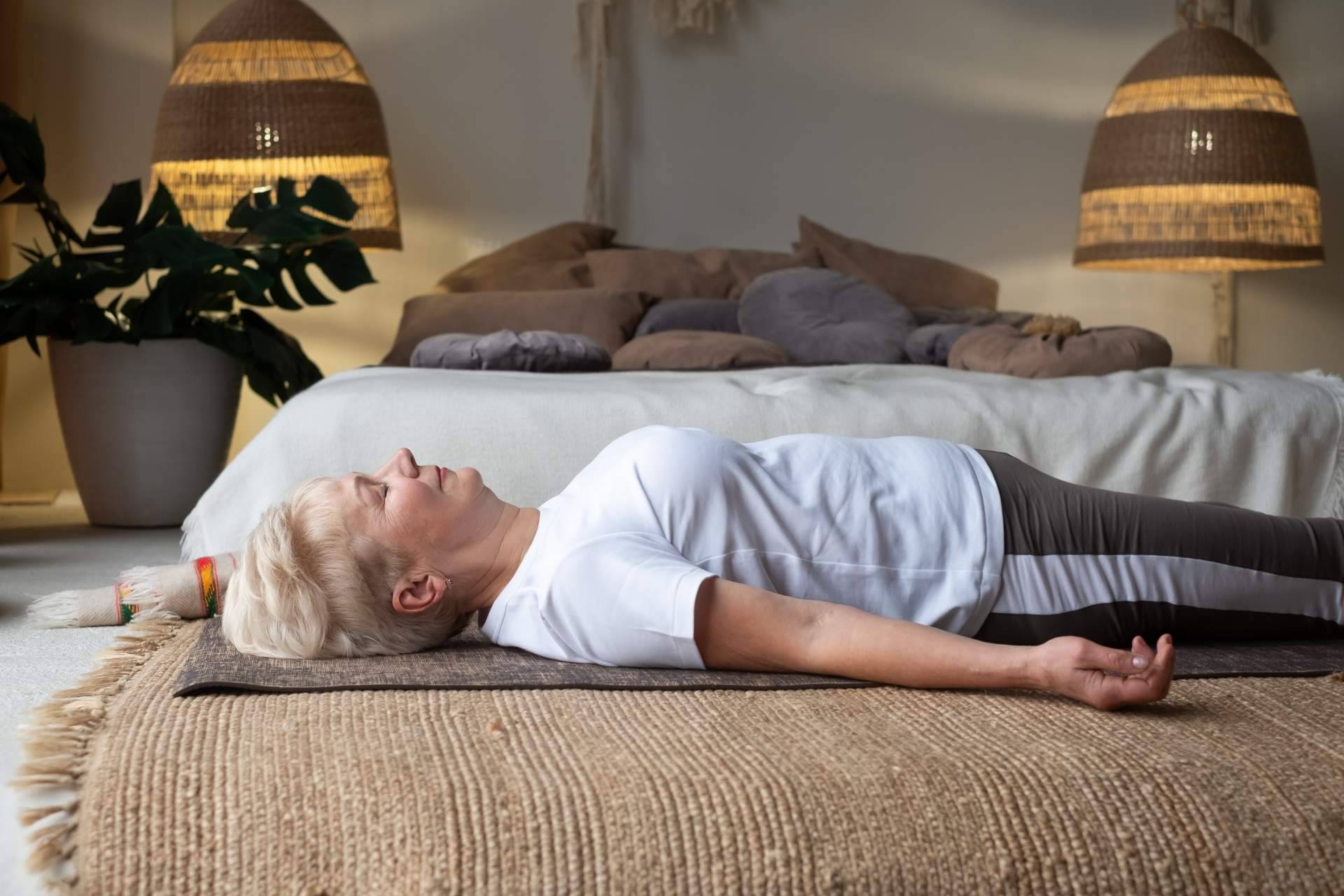 Mirar hacia dentro para conseguir una relajación profunda, la esencia del Yoga Nidra