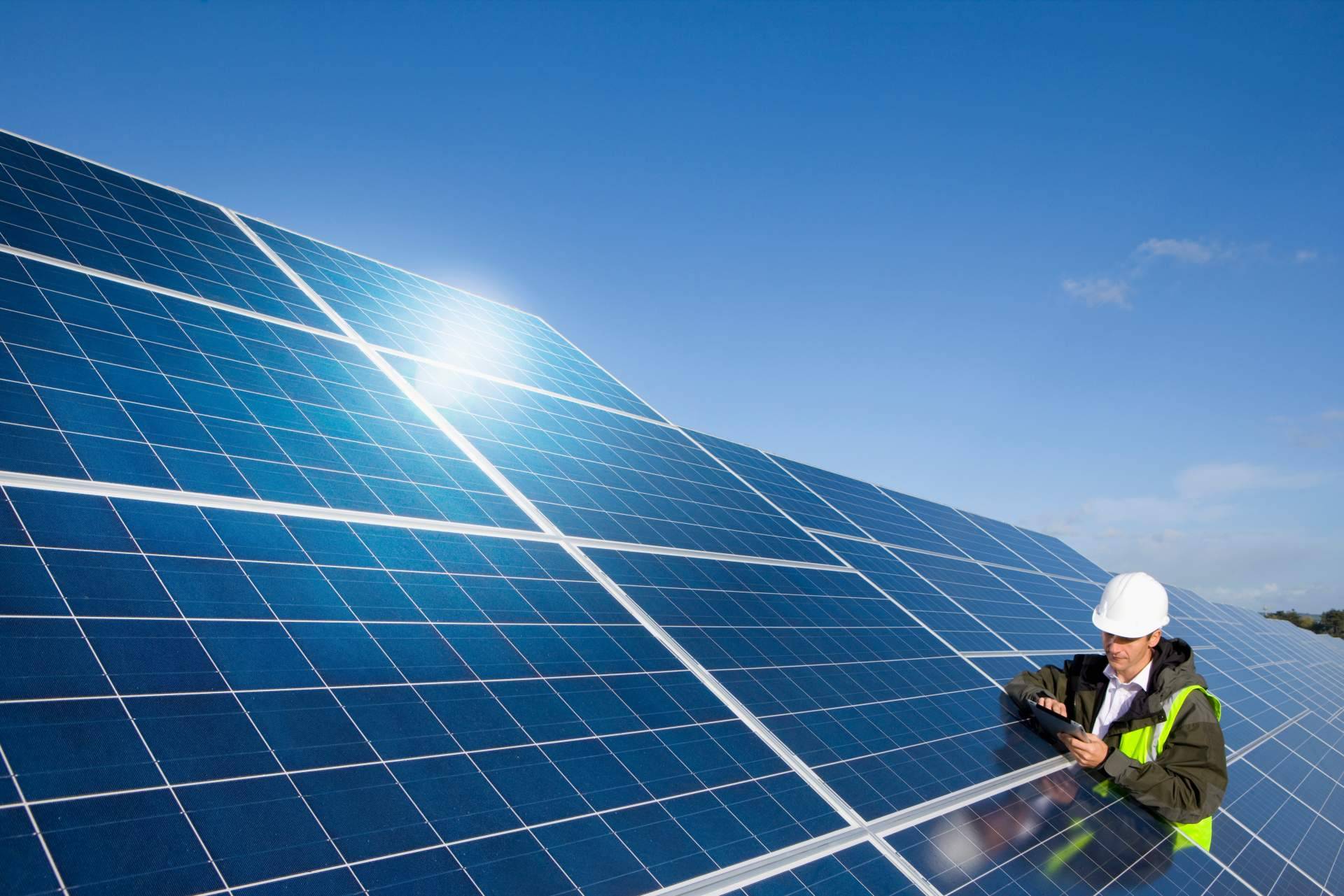El CRM para autoconsumo solar, la comunicación de los comerciales y el backend especializado en proyectos de placas solares