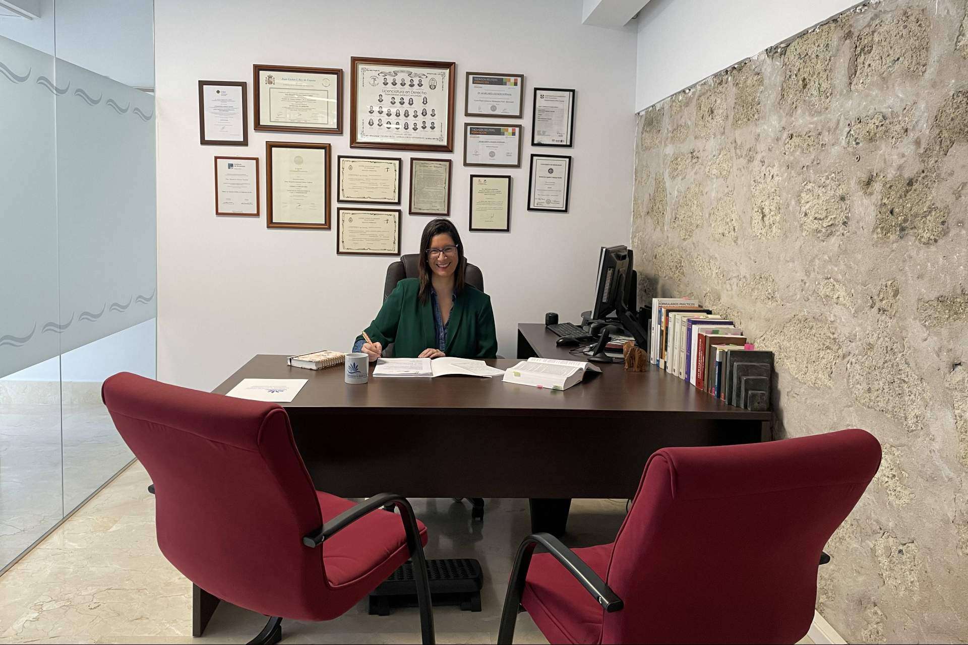 El despacho de abogados que utiliza la Ley de Segunda Oportunidad para cancelar las deudas de los clientes, Cancelamos tu deuda en Canarias
