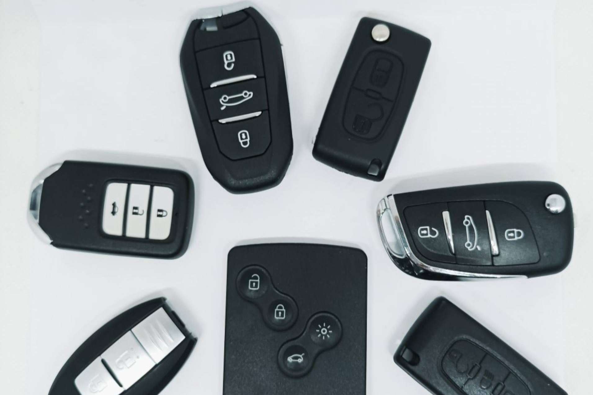 La empresa EGINER dispone de técnicos expertos en la copia llaves de coche en Barcelona
