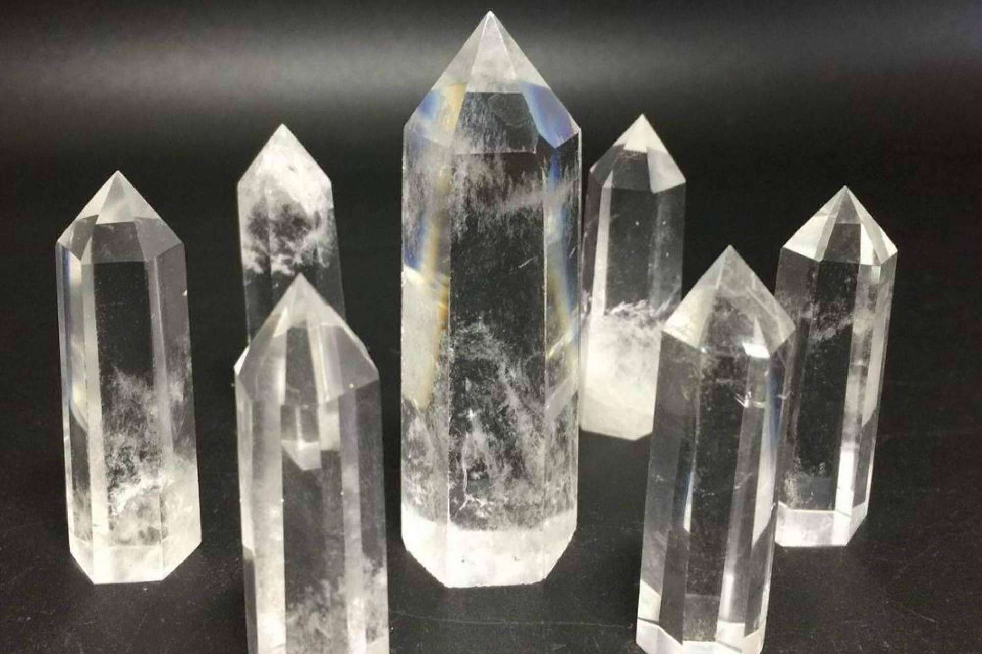 Extenso catálogo de puntas de cuarzo en la tienda online Tierra de Gemas