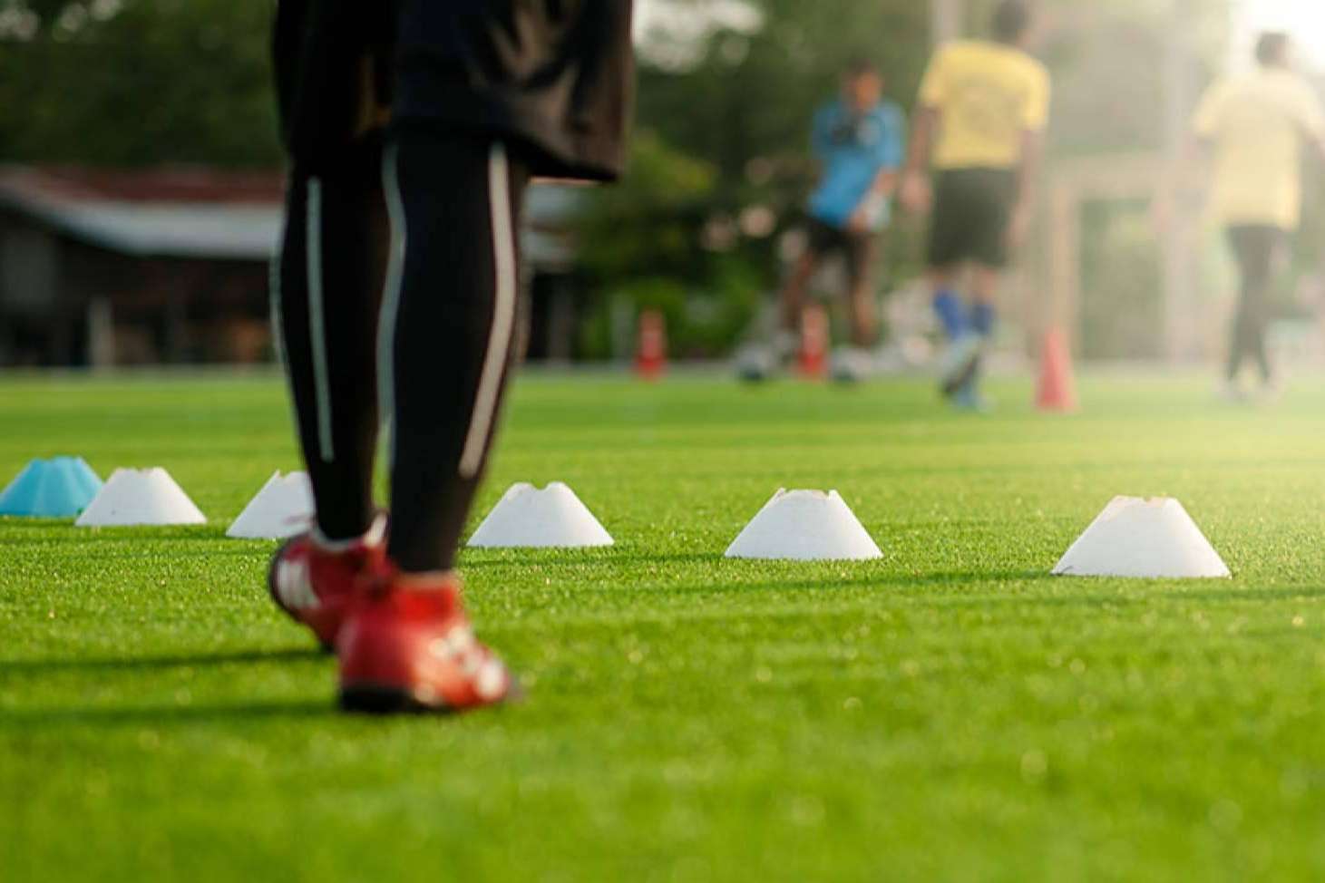 Encontrar clínica de fisioterapia en Madrid para futbolistas con EvoluteSoccer.com