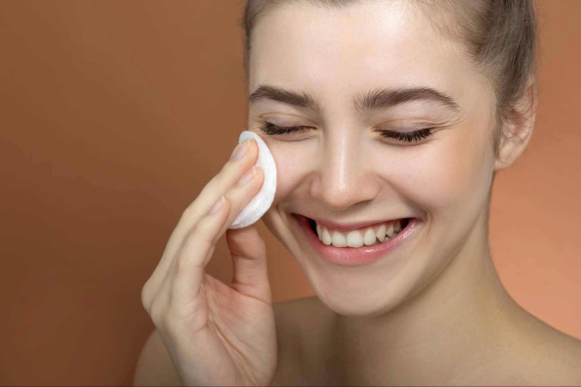 La línea de cosméticos diseñada por Virginia Barrau que logra reparar la función de la barrera natural de la piel