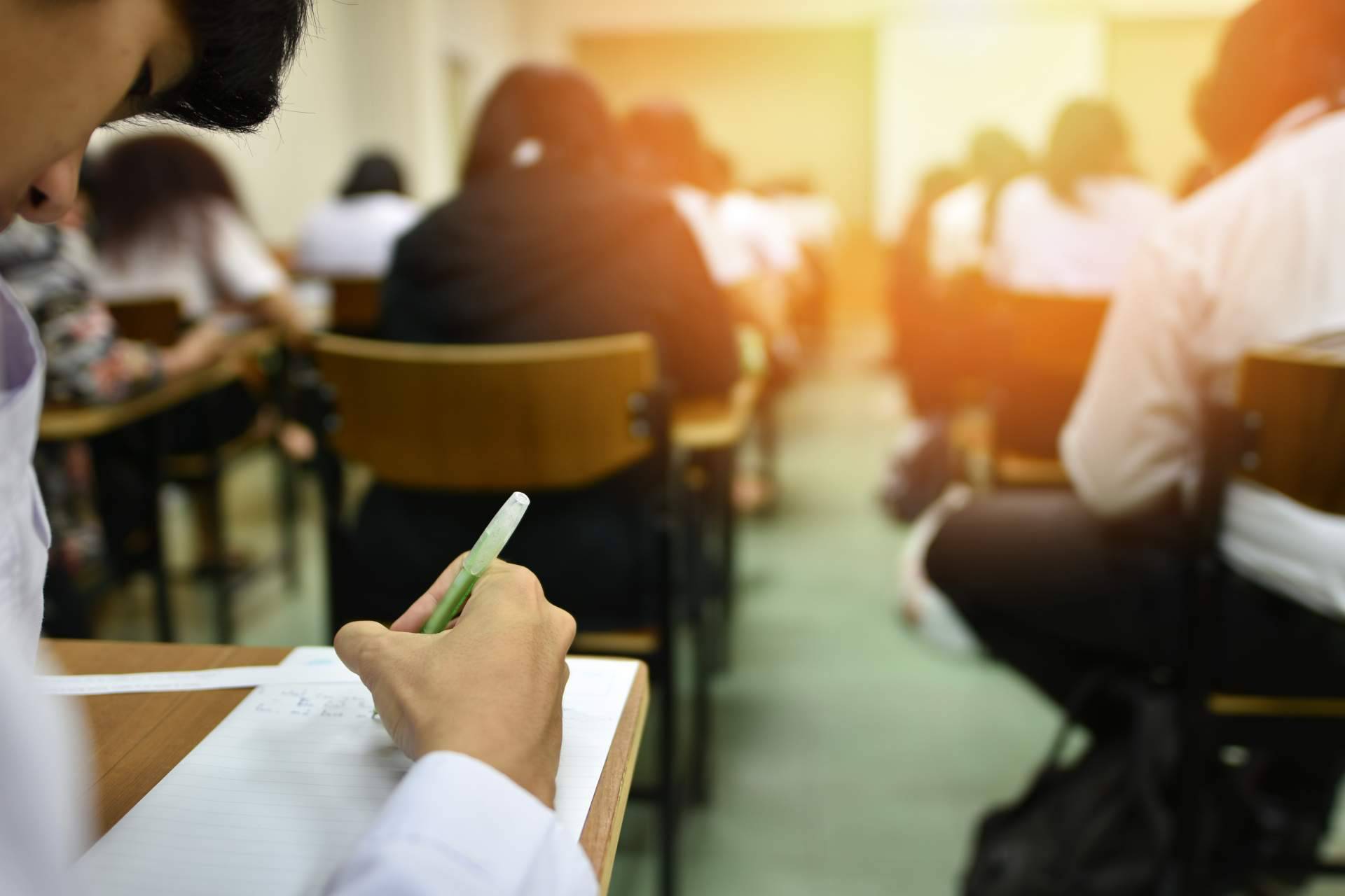 El buscador que incluye las mejores academias de oposiciones, academias.com