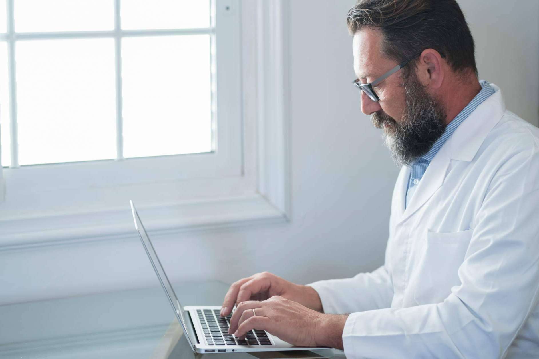 Las ventajas y beneficios de la terapia online en la era actual