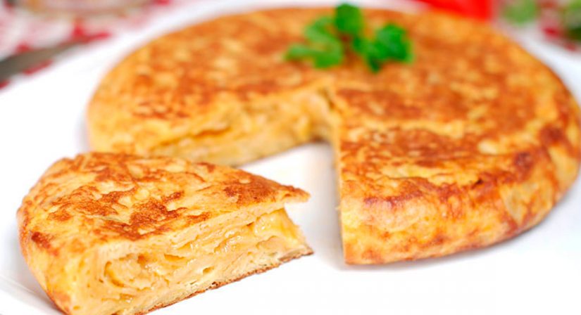 Tortilla de patatas: la receta insuperable de Ferran Adrià, paso a paso 4 Merca2.es Haz la tortilla
