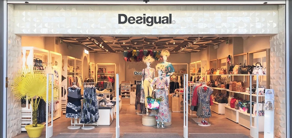 Desigual: el bolso plisado de colores y otros accesorios nuevos