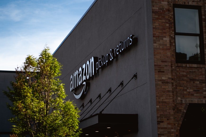 Amazon deberá pagar multa de dos millones por exigir certificado de ausencia de penales a sus repartidores