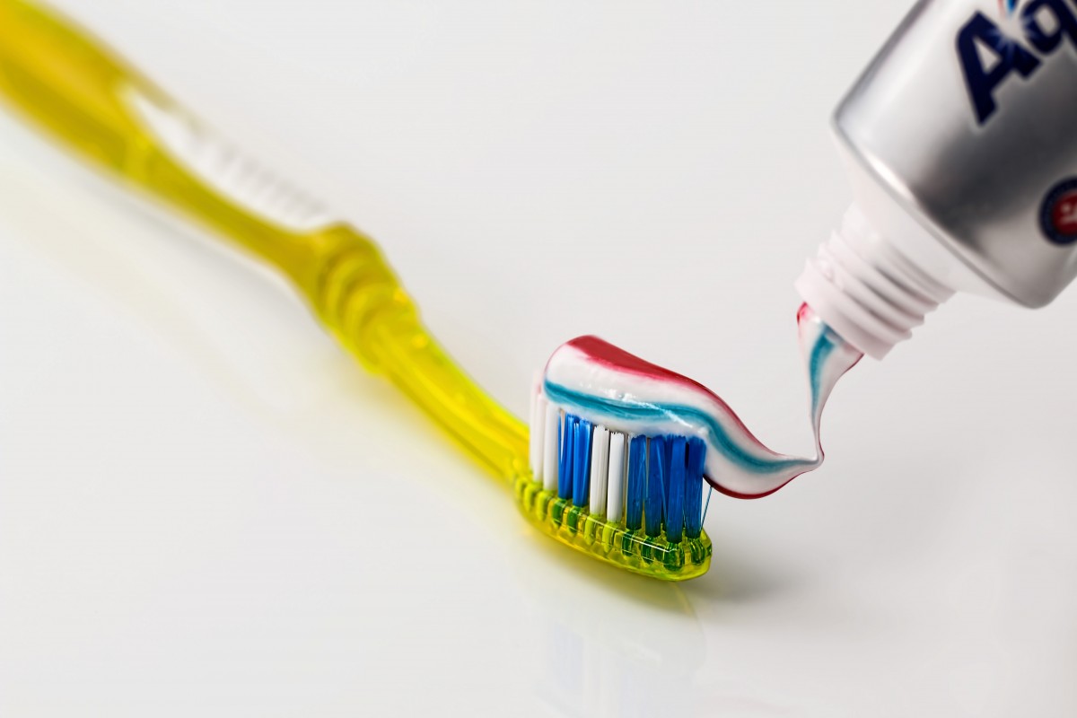 Cepillo de dientes manual o eléctrico: este es el que deberías usar
