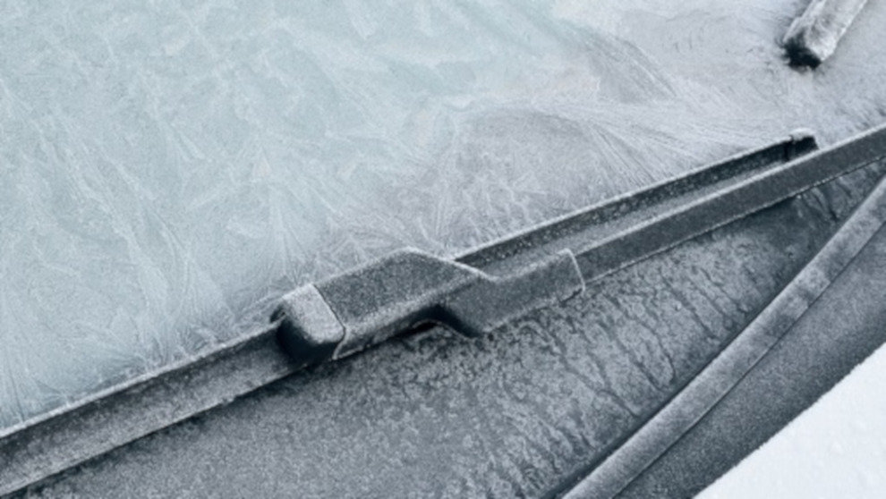 El truco de la DGT para quitar el hielo sin romper el cristal