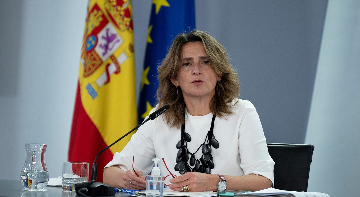 Colisión por las renovables: Ribera choca con agricultores y pescadores