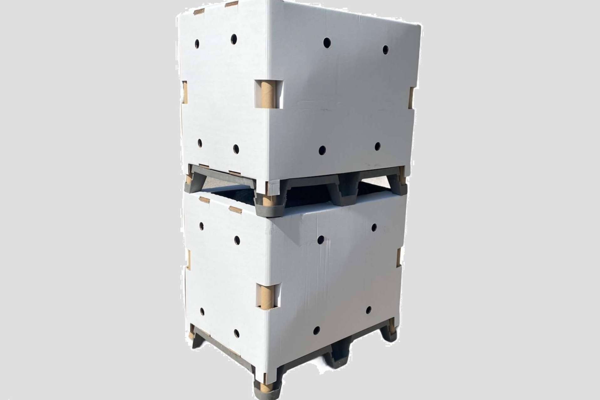 Inka Palet hace posible exponer o trasladar mercancía con máxima eficiencia con el Box Palet 600×800 mm
