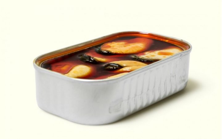 lata de mejillones en escabeche