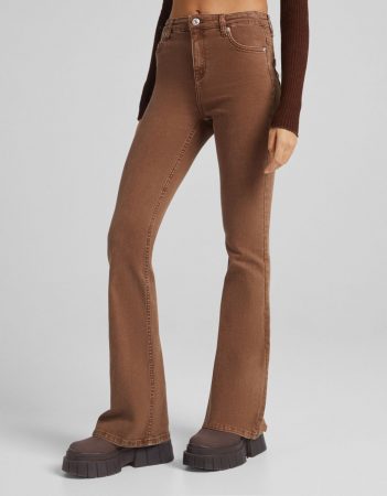 Pantalones flare
