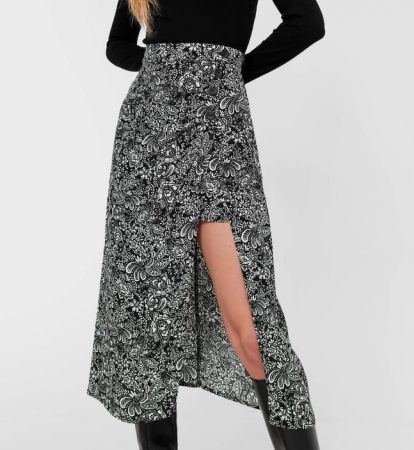 screenshot www.stradivarius.com 2022.01.10 12 39 04 Merca2.es