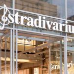 Stradivarius: el bolso acolchado por 19,99 euros y otros nuevos ‘pelotazos’