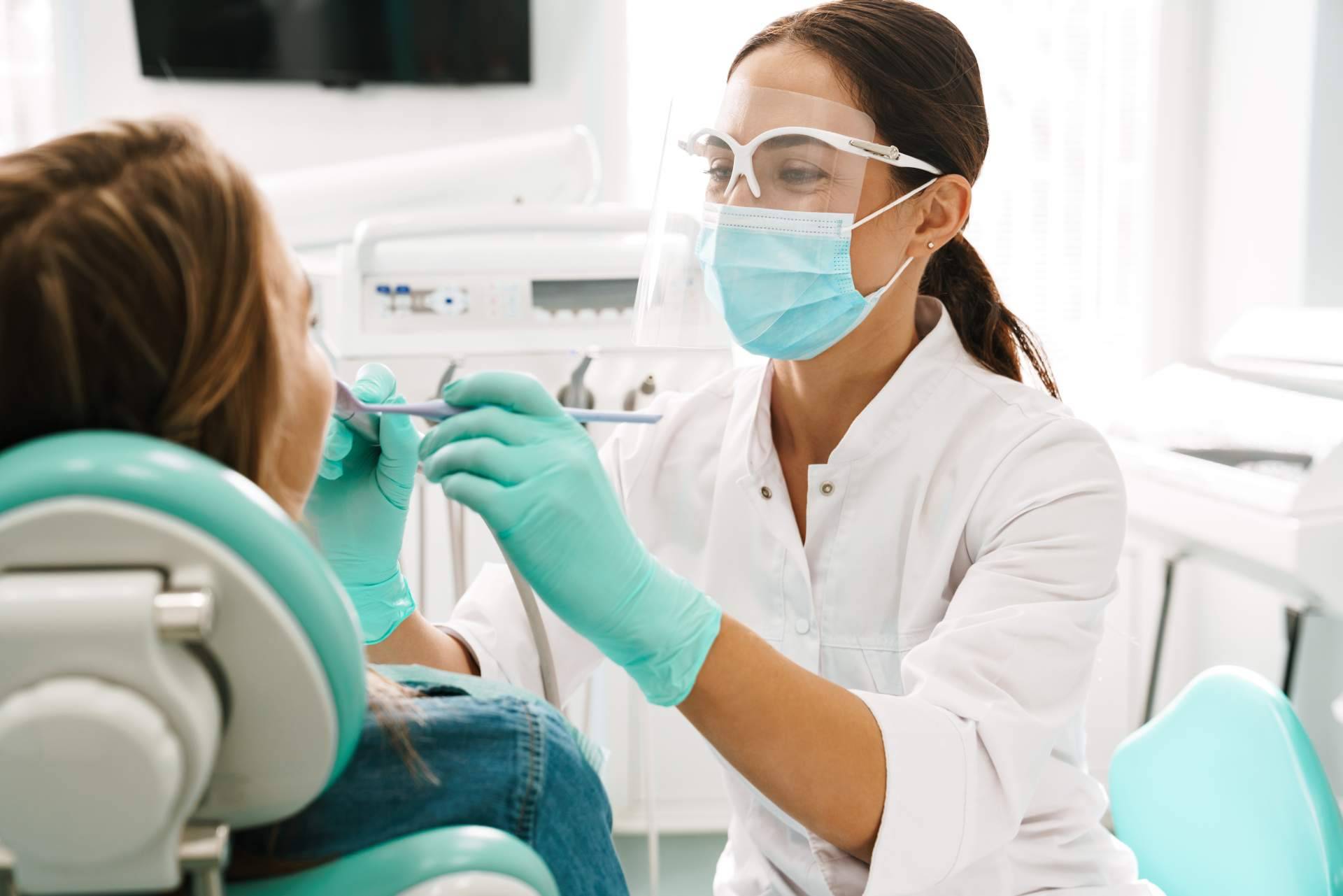 ¿Por qué es importante ir al dentista y mantener una buena salud bucal?, según la Clínica Dental Alberto Rodríguez