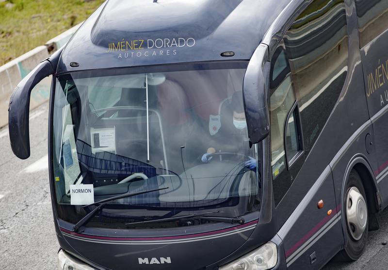 El transporte en autobús facturó 2.300 millones en 2021, un 24% más pero lejos de niveles prepandemia