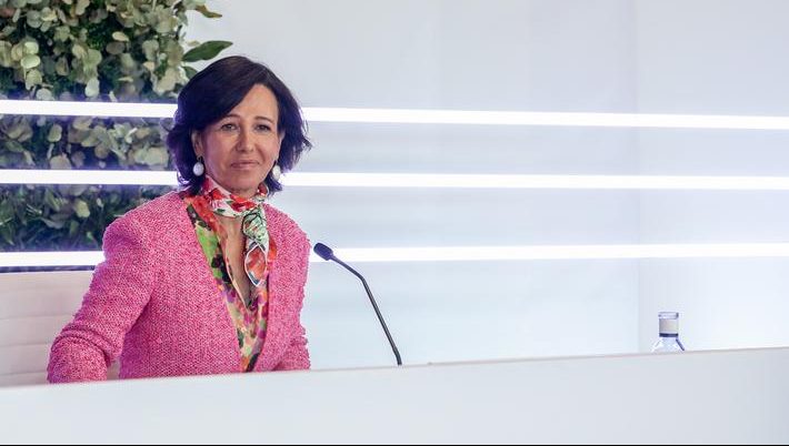 Botín asegura que el Santander trabaja en medidas para atender a las personas mayores