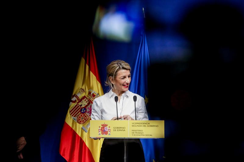 El Gobierno propone elevar el SMI hasta los 996 euros mensuales