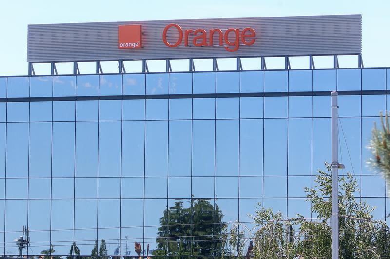 Orange España factura 4.720 millones en 2021, un 4,7% menos