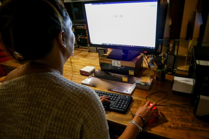 Las mujeres cobran casi 4.600 euros anuales menos que los hombres, según técnicos de Hacienda