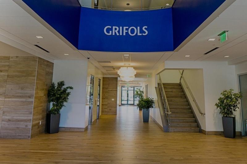 Grifols reduce su beneficio un 70% por culpa de la pandemia