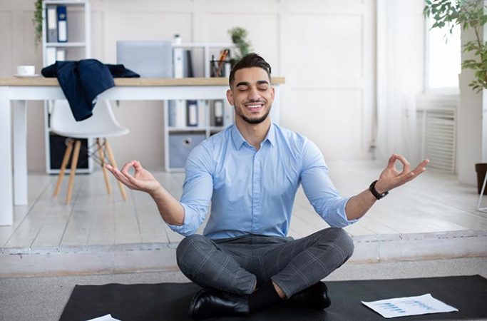 Utiliza técnicas de control del estrés y de relajación, haga del sueño una prioridad