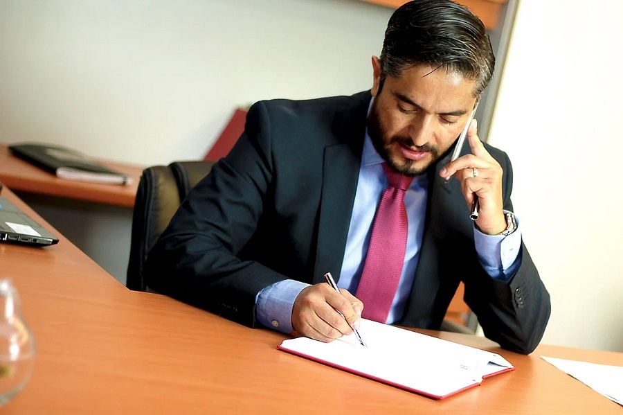 Cómo elegir un abogado laboral