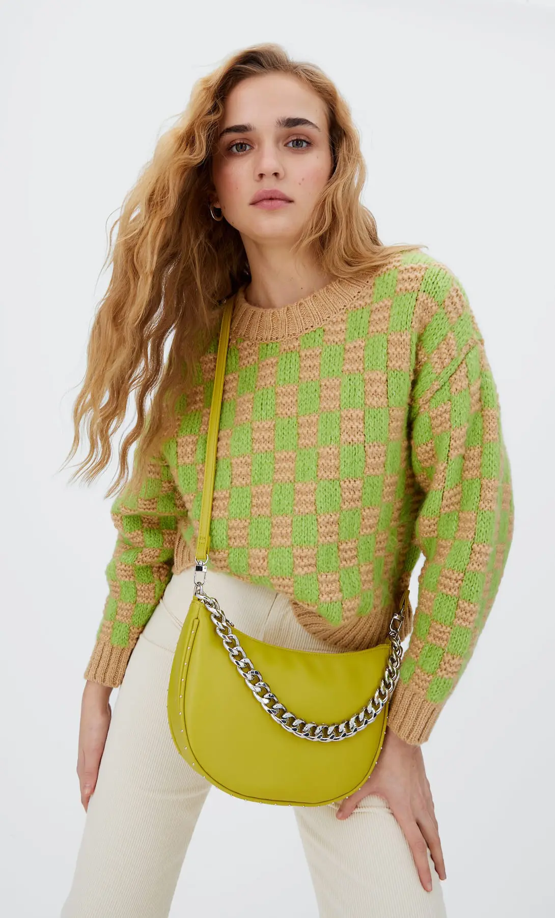 Stradivarius el bolso m s buscado est en tres colores y por 17