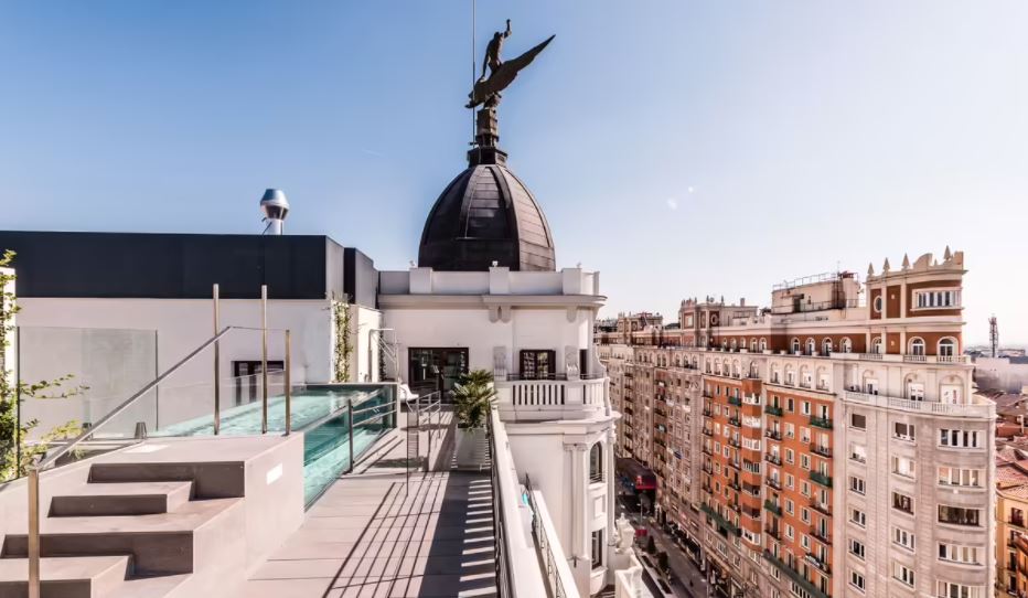 El edificio Ave Fénix se envuelve de lujo: ático en Gran Vía por 1,3 M€