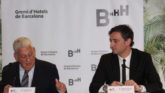 Jordi Clos (dcha) y Manel Casals (izda), presidente y director del Gremi d'Hotels