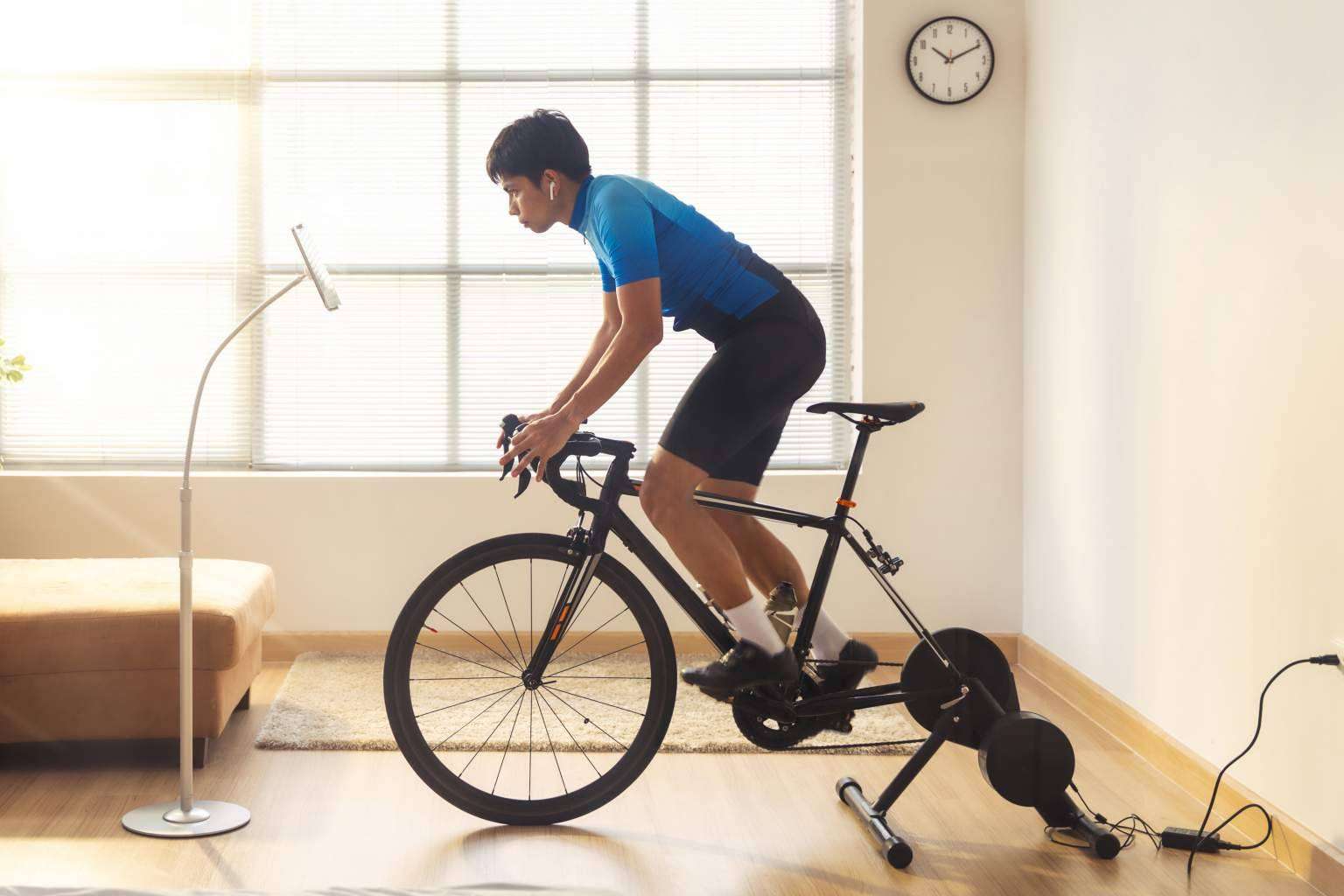 Las ventajas de tener una bici de spinning en casa para entrenar, según Top Entreno