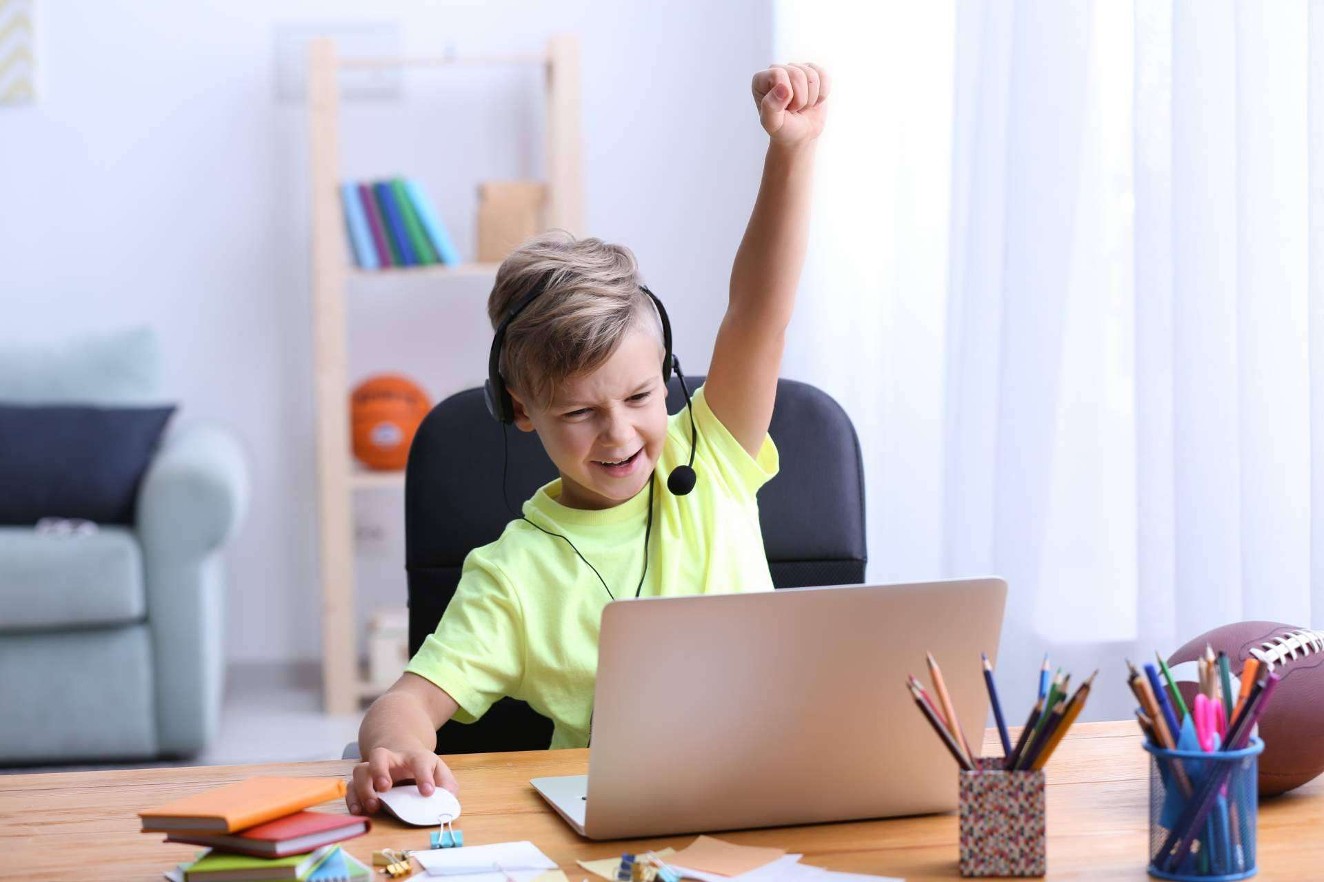 La programación complementa la educación tradicional para niños