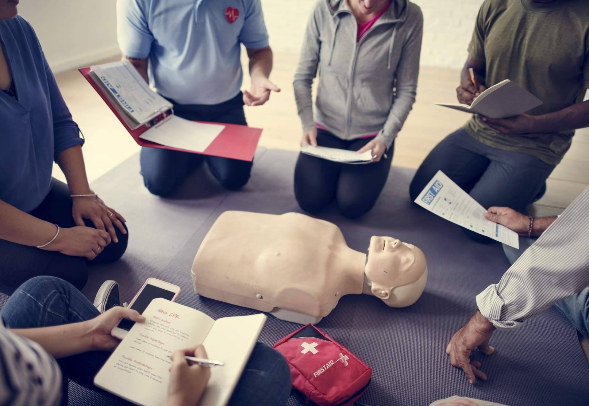 Formación y curso primeros auxilios con Esforem