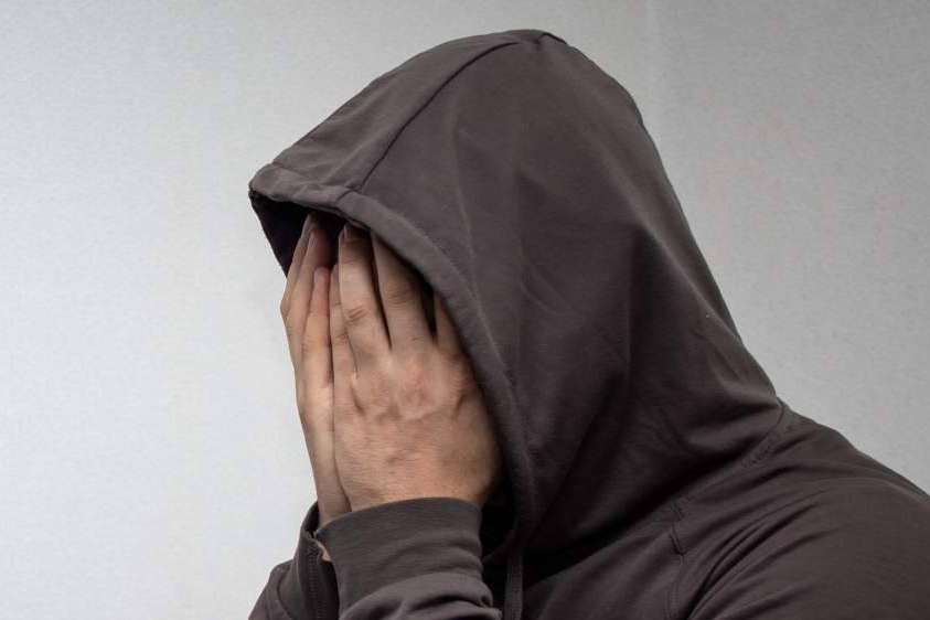 ¿Cómo se puede ayudar a una persona a dejar las adicciones?