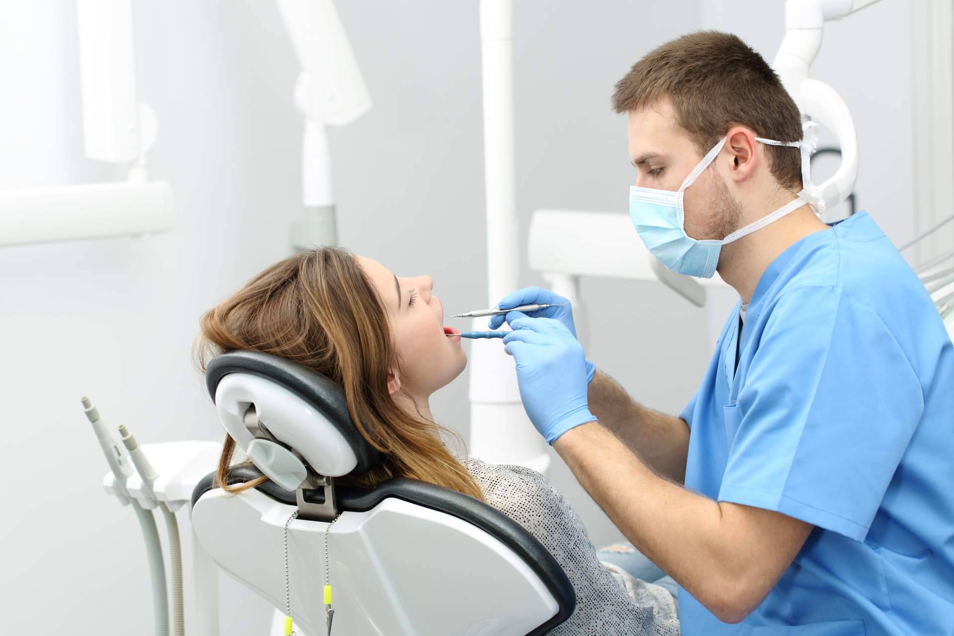 Tratamientos con coronas dentales en Deltadent