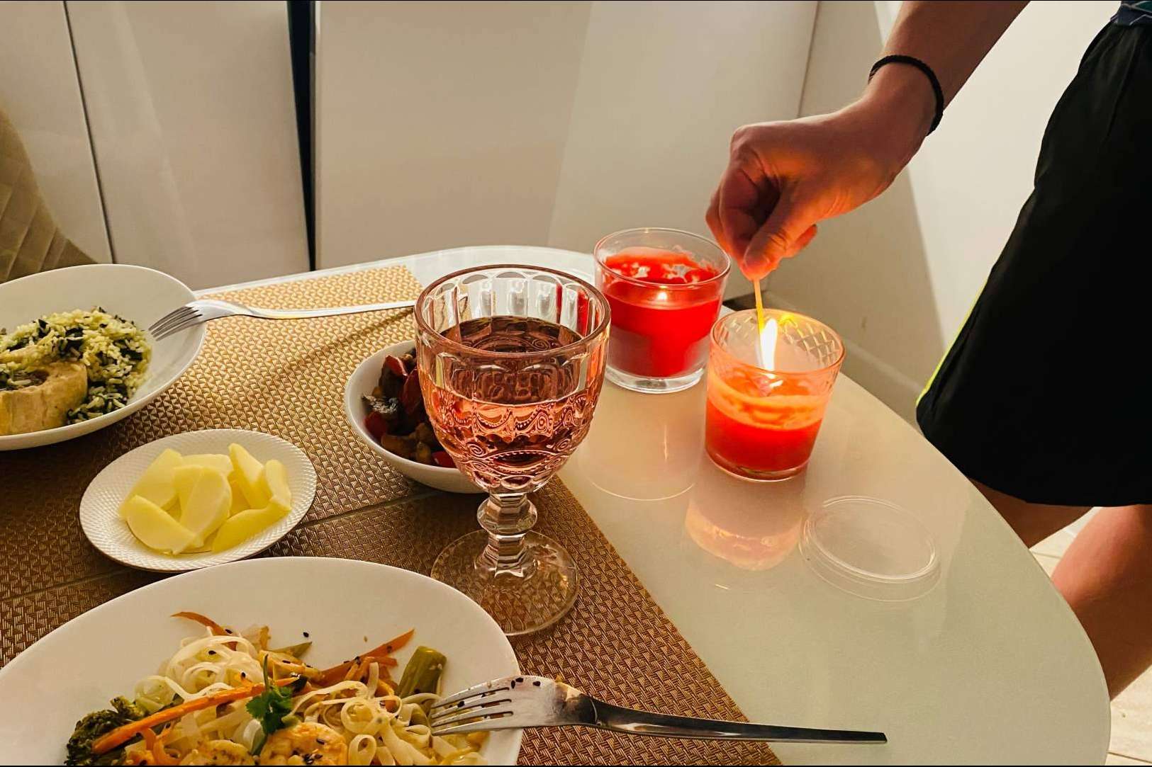Decorar el comedor para una bonita velada y ser un buen anfitrión