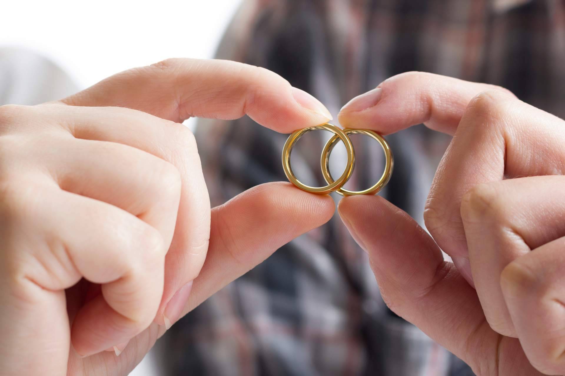 El Rubí Joyeros ofrece anillos de compromiso para que sea un pacto brillante