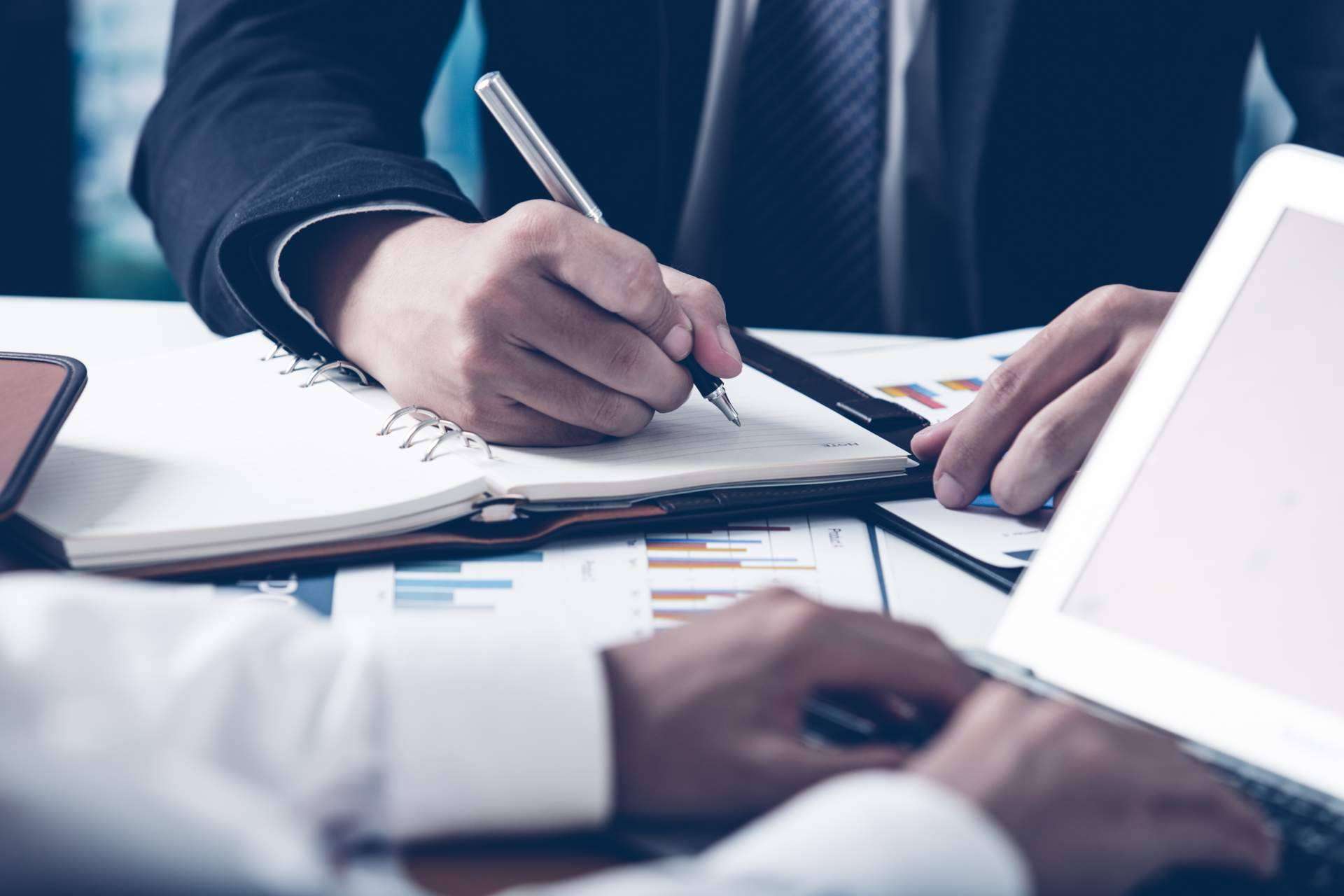¿Por qué es necesario contar con un asesor financiero?, por Finanfox