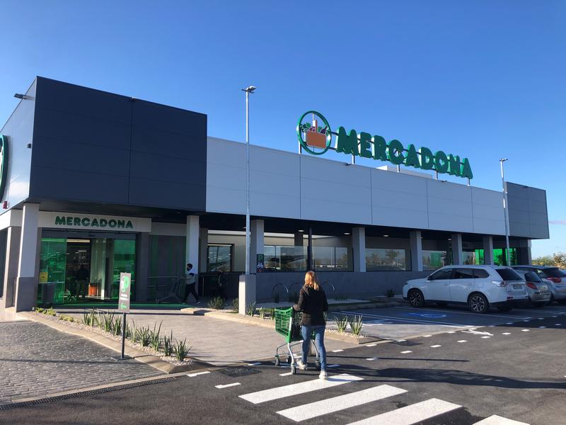 Mercadona, Carrefour y Lidl, las cadenas de distribución que más crecen en 2021, mientras Dia pierde cuota