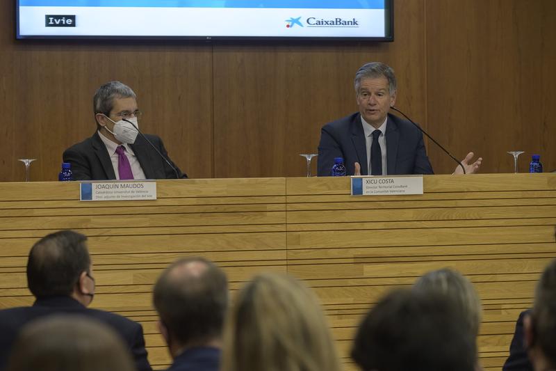 Economistas advierten del impacto indirecto de la guerra por la inflación y el precio de la energía