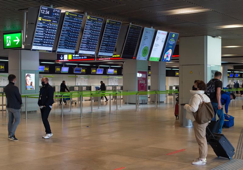 El tráfico aéreo europeo en enero se mantiene un 45,7% por debajo de 2019 por ómicron
