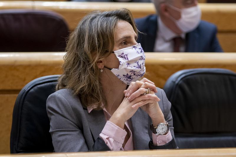 Teresa Ribera asegura que el precio del gas y el mercado eléctrico se desacoplarán en abril