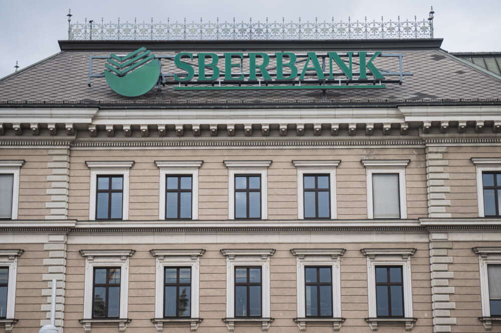 El banco ruso Sberbank sale del mercado europeo tras las sanciones y el cierre de filiales