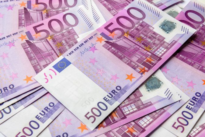 bigstock euro money bills backgroun 299241262 Merca2.es