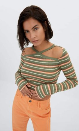 La nueva camiseta de Stradivarius que ha desatado la locura 1 Merca2.es camiseta stradivarius 1 Merca2.es