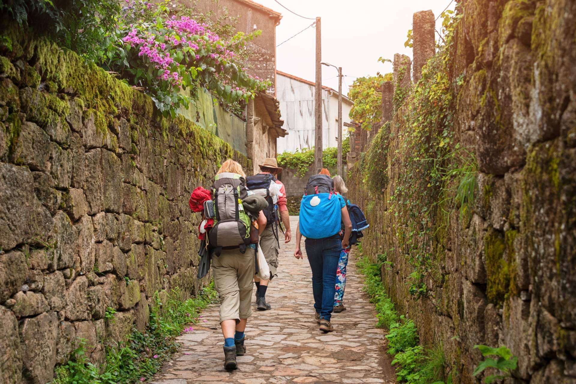¿Por qué hacer el Camino de Santiago en Semana Santa y dónde encontrar toda la equipación necesaria?